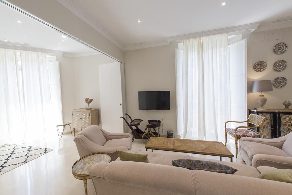 Apartamento Living By Cathedral Seville Exterior photo